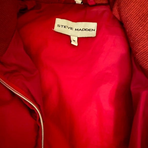 Red winter jacket - Picture 1 of 3